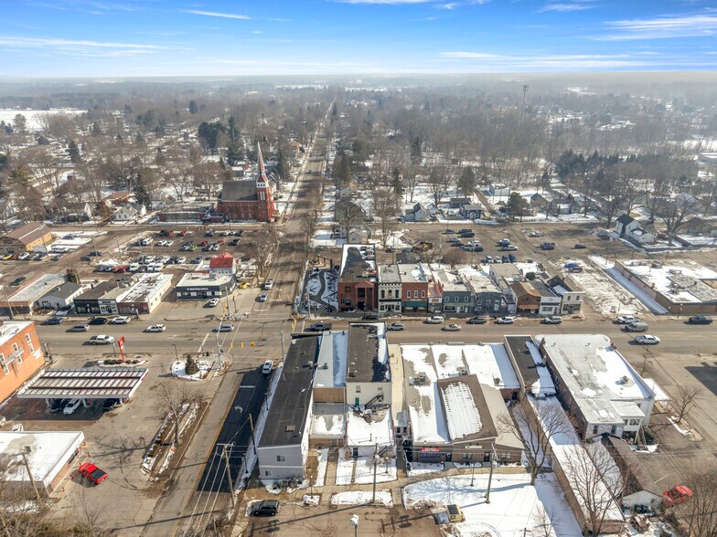 More Photos Of 107 S Main St, Almont Restaurant For Lease