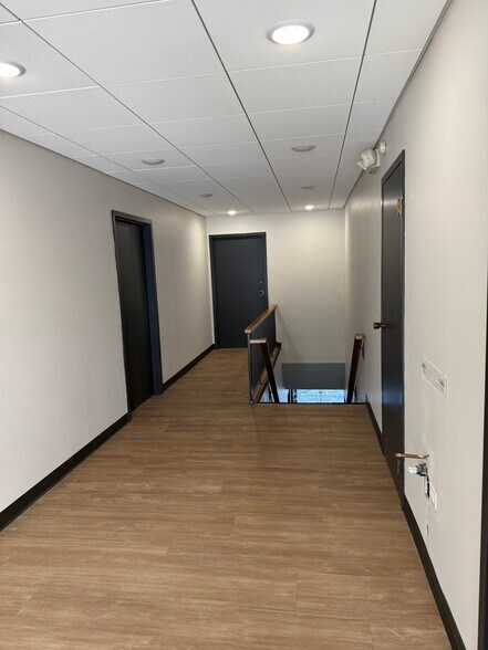 More Photos Of 9030 Montgomery Rd, Cincinnati Medical For Lease