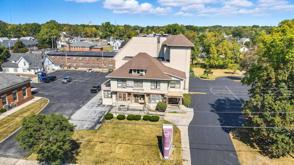 More Photos Of 916-920 W Market St, Lima Medical For Sale