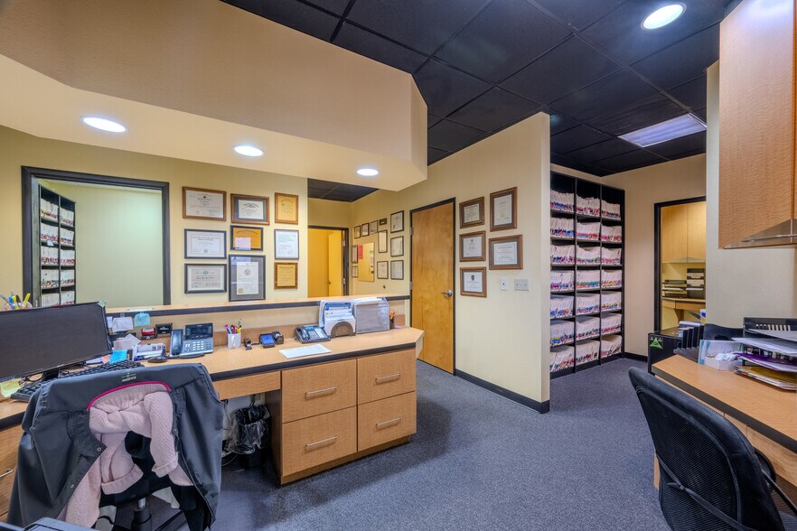 More Photos Of 1570 S Rainbow Blvd, Las Vegas Office For Lease