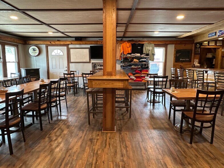 More Photos Of 7034 US-219 Hwy, Lewis Run Restaurant For Sale