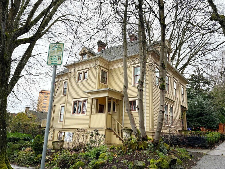 More Photos Of 916 SW King Ave, Portland Office Residential For Sale