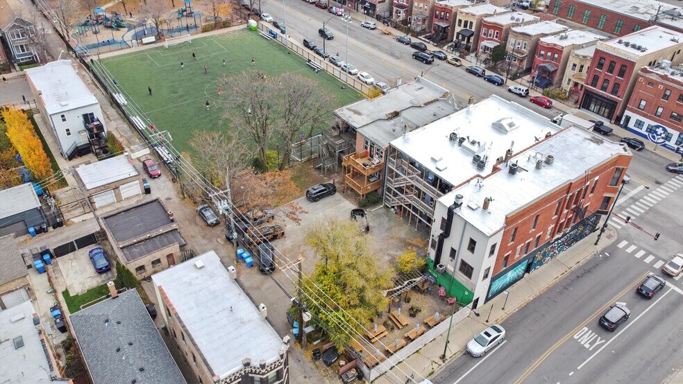 More Photos Of 2754 W Fullerton Ave, Chicago Freestanding For Lease