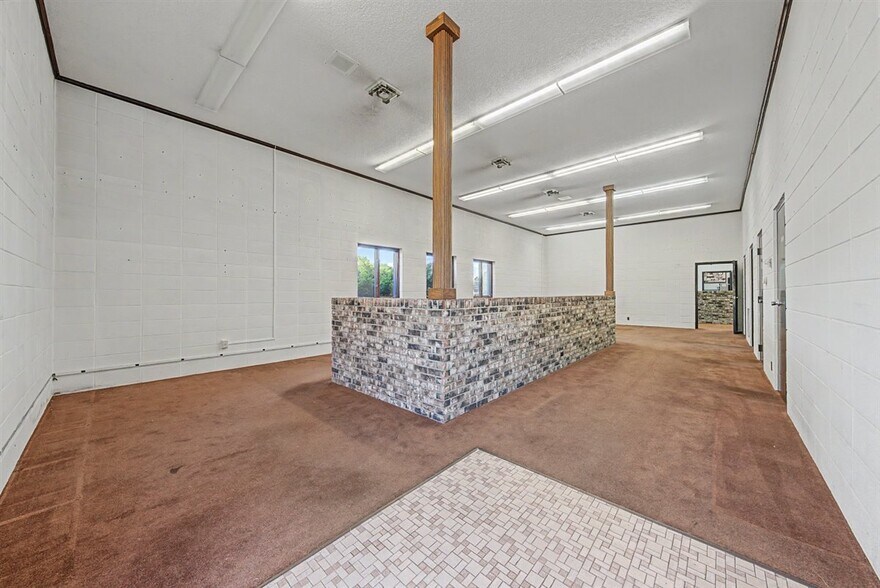 More Photos Of 16771 S 15th St, Galesville Warehouse For Sale