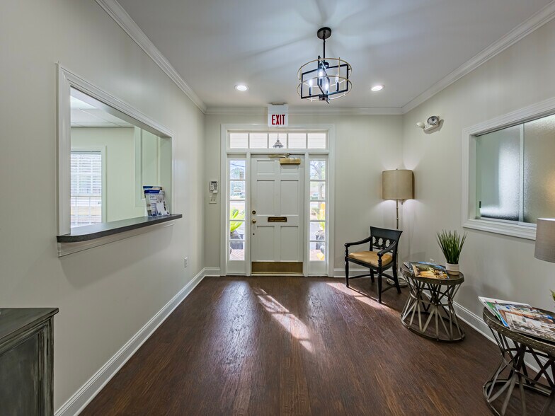 More Photos Of 1108 Gornto Rd, Valdosta Office For Sale