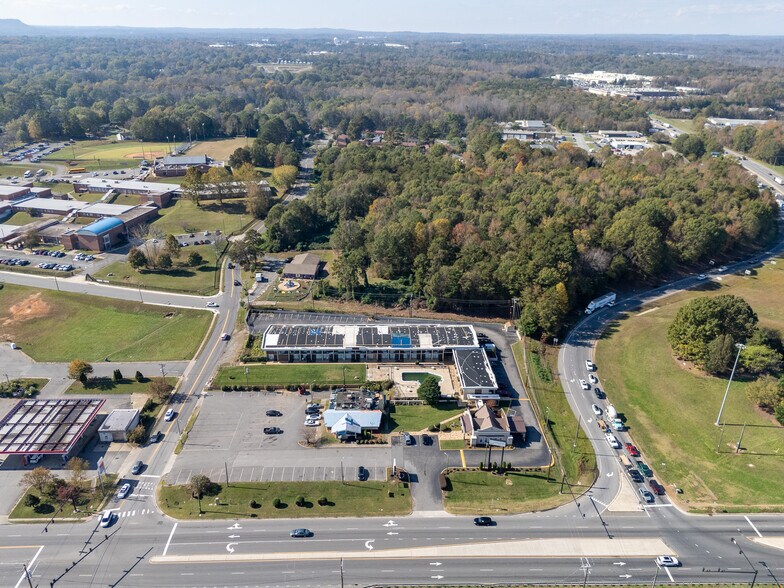 More Photos Of 1700 N Chester St, Gastonia Hotel For Sale
