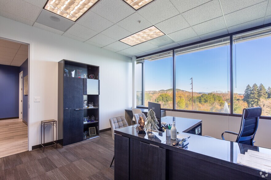 More Photos Of 5030 Business Center Dr, Fairfield Medical For Lease