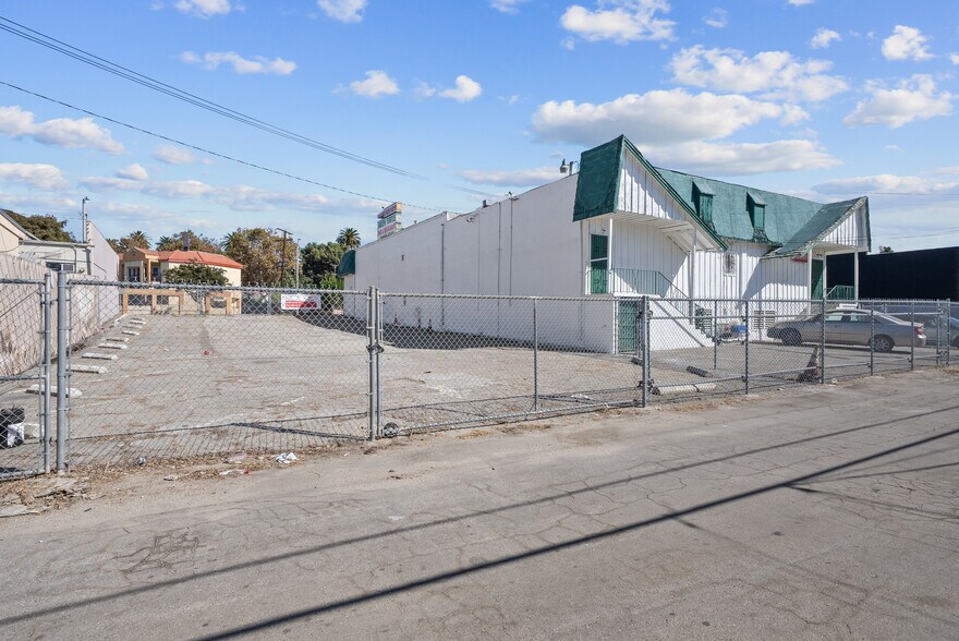 More Photos Of 11456-11464 Whittier Blvd, Whittier Restaurant For Sale