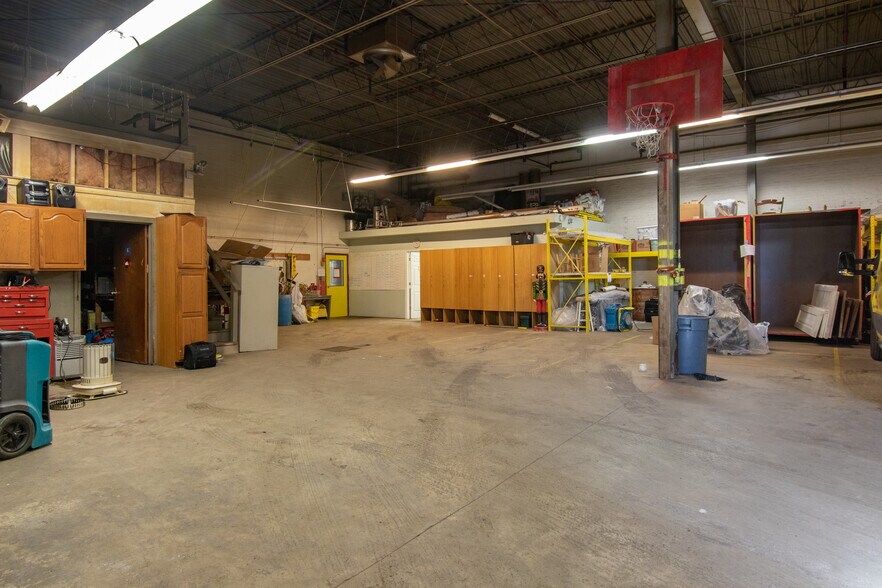 More Photos Of 299 Welton St, Hamden Warehouse For Lease