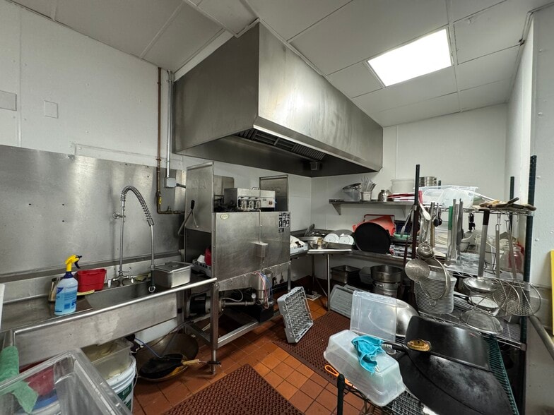 More Photos Of 3680 Citadel Dr N, Colorado Springs Restaurant For Lease