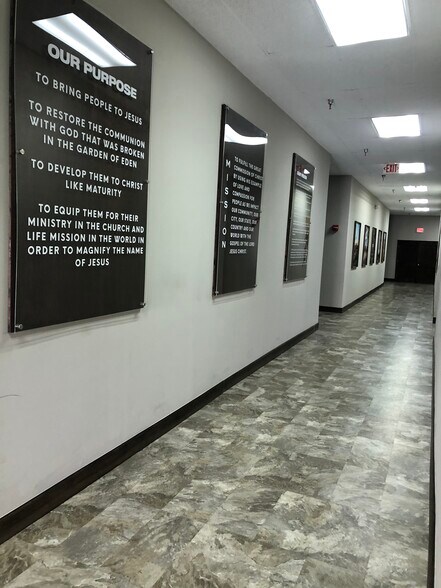 More Photos Of 6250 Memorial Dr, Stone Mountain Religious Facility For Lease