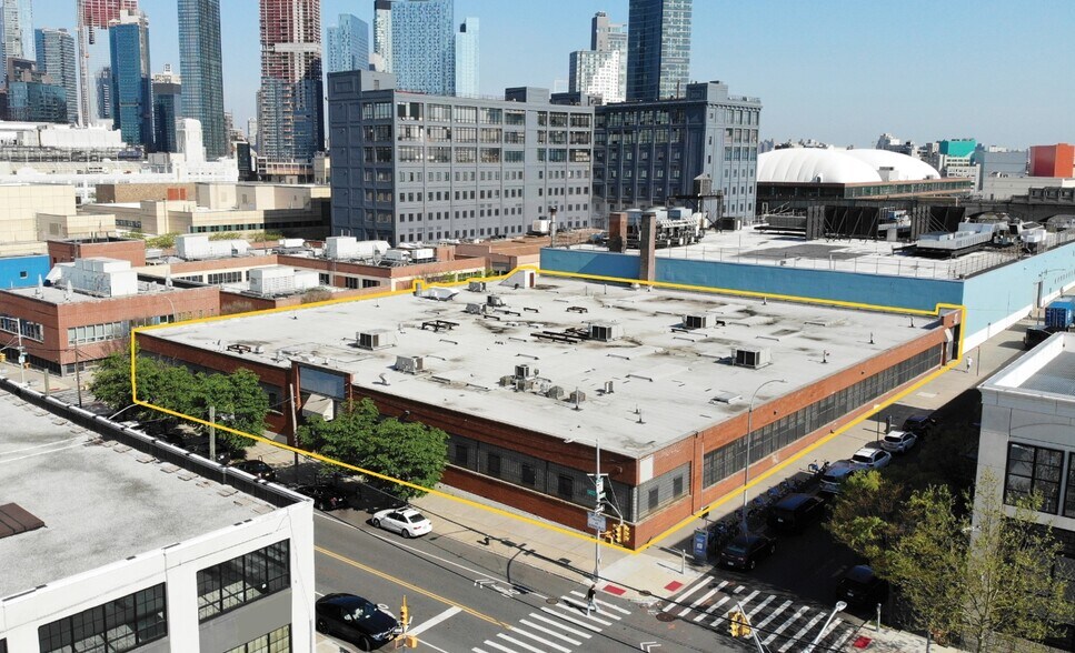 More Photos Of 32-33 47th Ave, Long Island City Warehouse For Lease