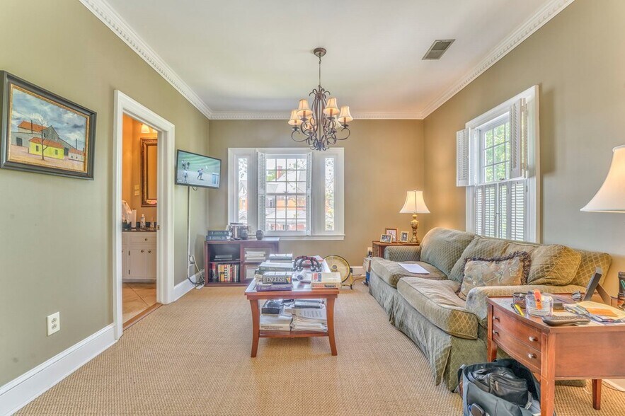 More Photos Of 417 Court St, Calhoun Office For Sale