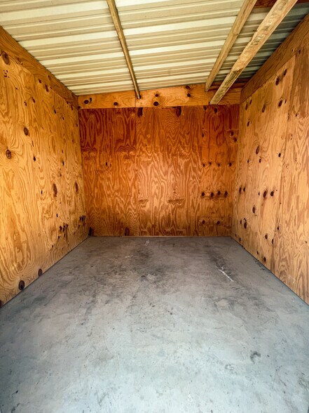 More Photos Of 412 City, Caldwell Self Storage For Sale