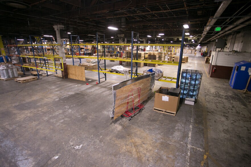 More Photos Of 600 Sanders St, Scranton Warehouse For Lease