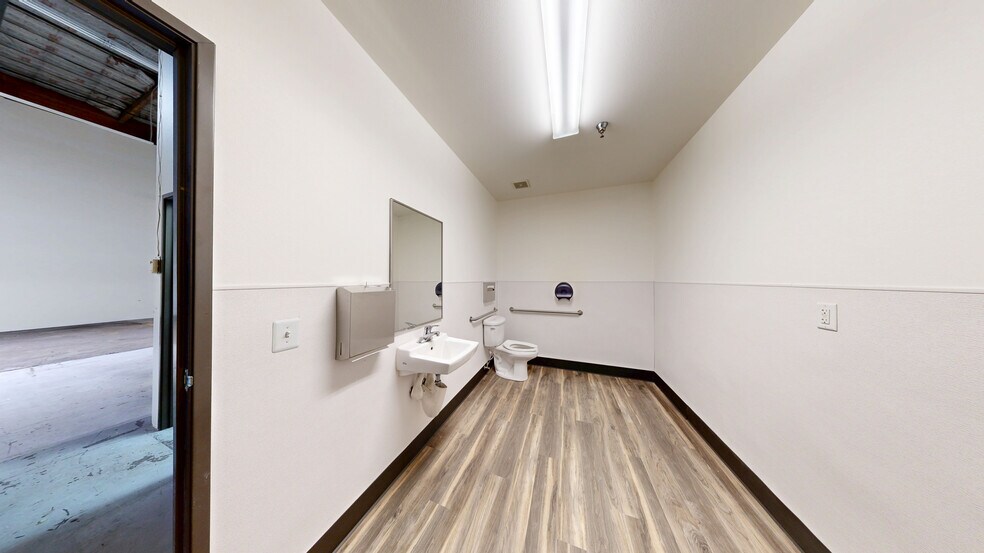 More Photos Of 10 Greg St, Sparks Warehouse For Lease