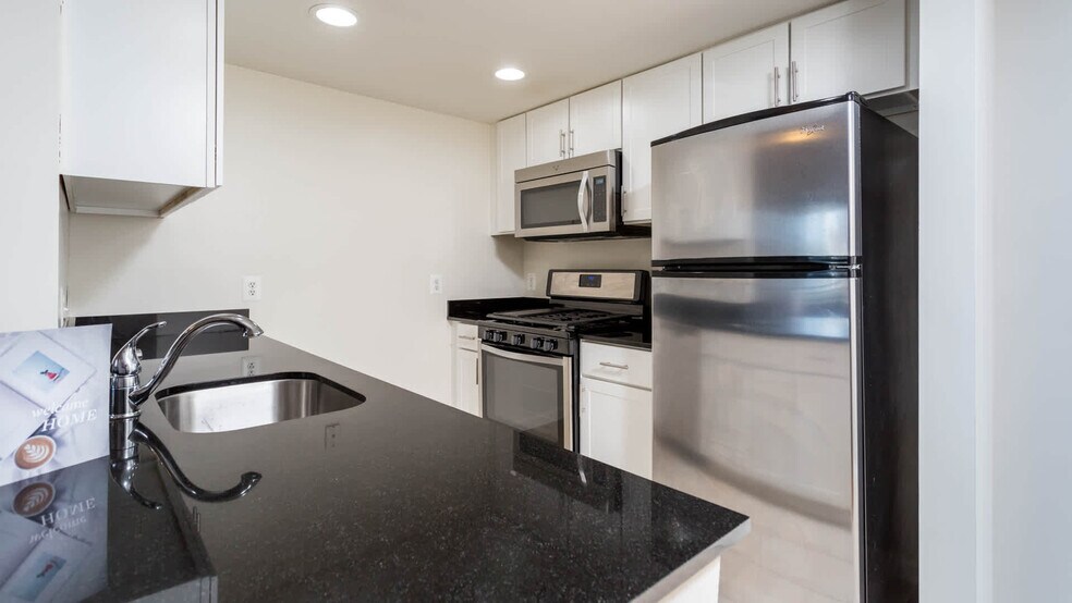 More Photos Of 901 N Nelson St, Arlington Apartments For Lease