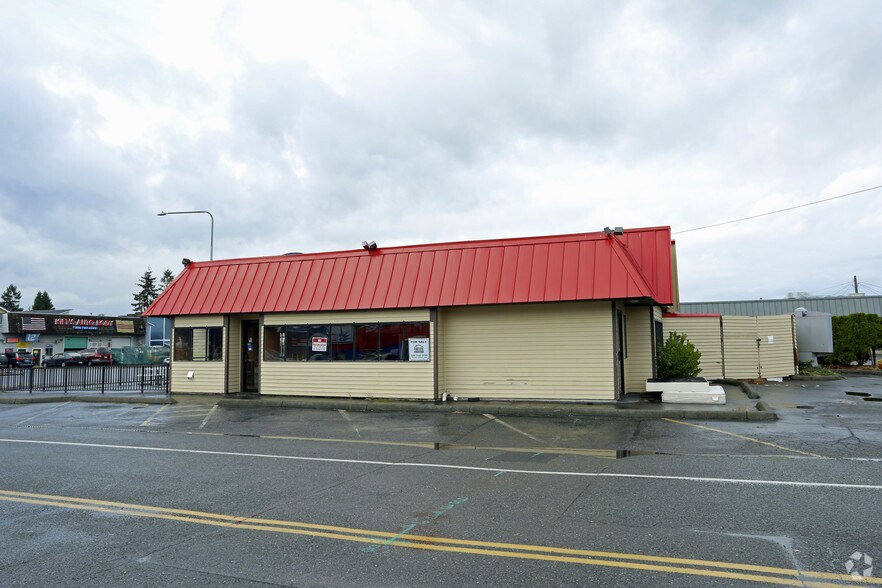 More Photos Of 10256 16th Ave SW, Seattle General Retail For Lease