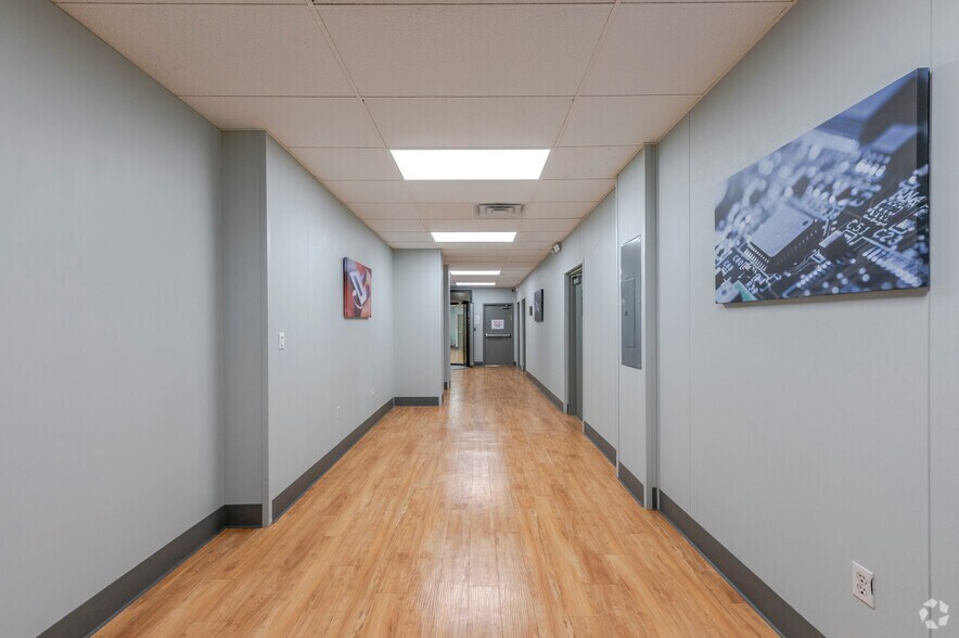 More Photos Of 252-262 Depot Rd, Milford Light Distribution For Lease