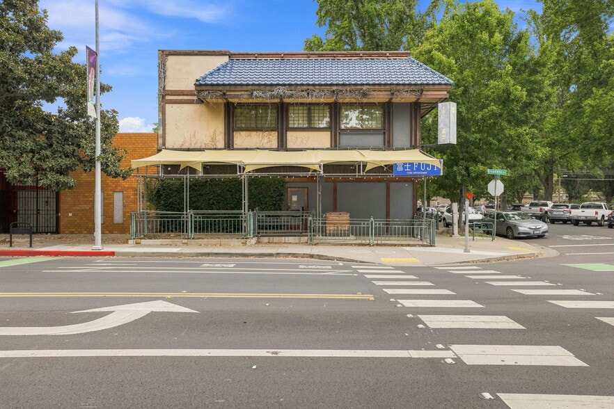More Photos Of 2422 13th St, Sacramento Restaurant For Sale