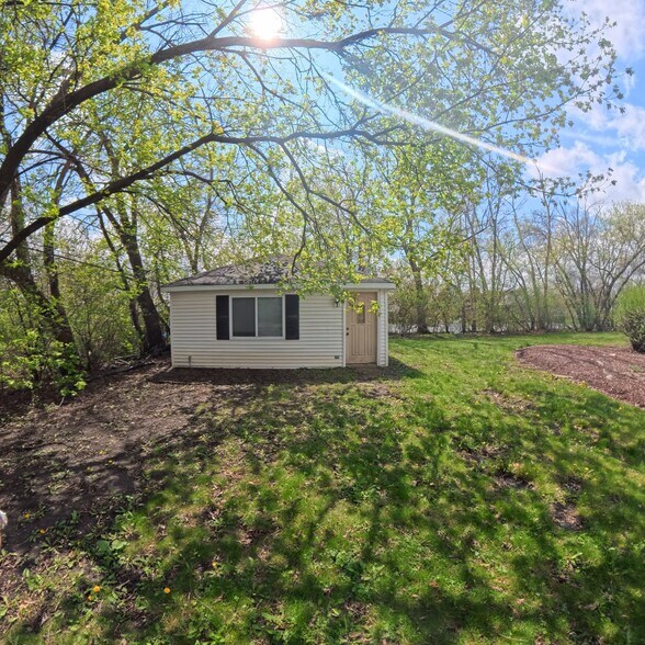 More Photos Of 805 E Palatine Rd, Palatine Office For Sale