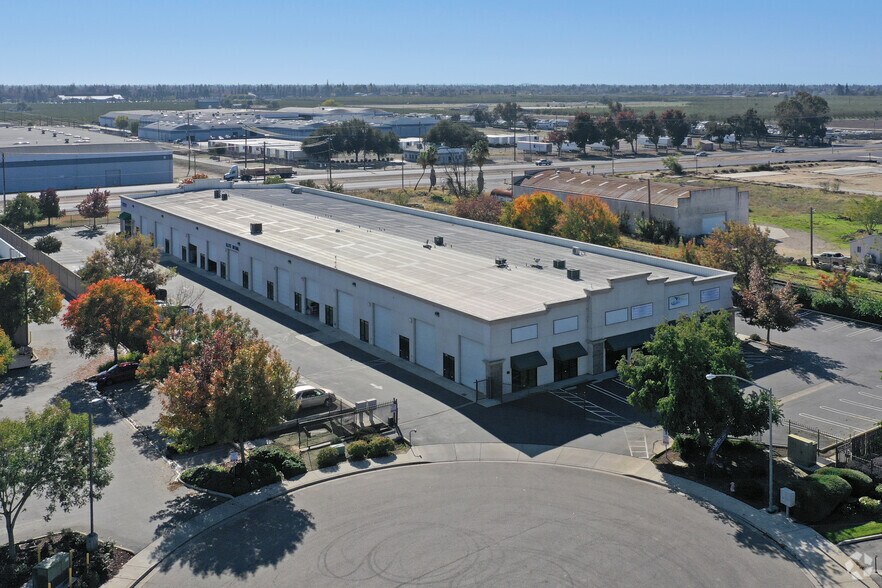 More Photos Of 628-696 Bitritto Ct, Modesto Warehouse For Lease