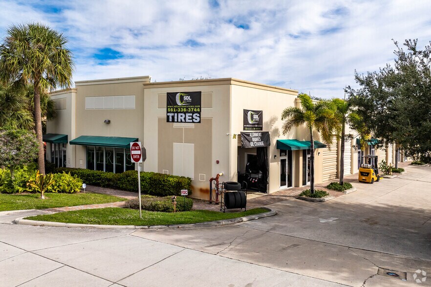 More Photos Of 1335 Old Dixie Hwy, Lake Park Unknown For Lease