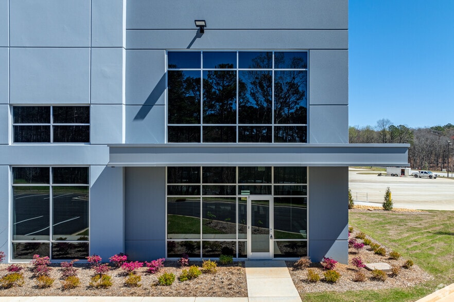 More Photos Of 3625 Buffington Center, College Park Distribution For Lease