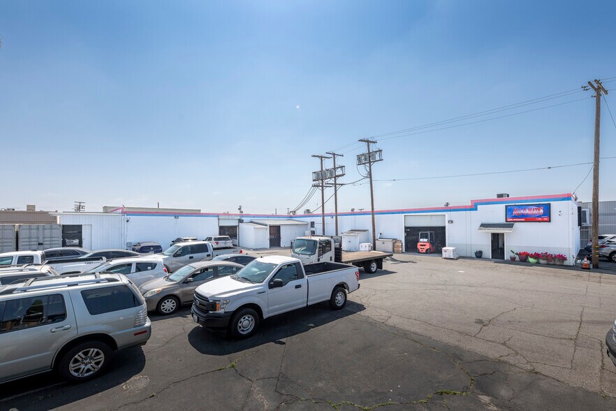 More Photos Of 7820 Gloria Ave, Van Nuys Warehouse For Sale