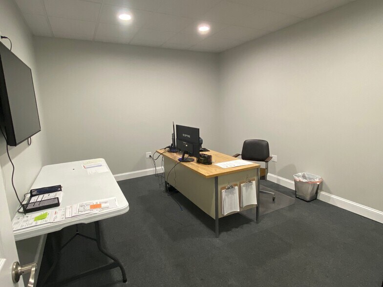 More Photos Of 164 Seneca Rd, Lehighton Warehouse For Lease