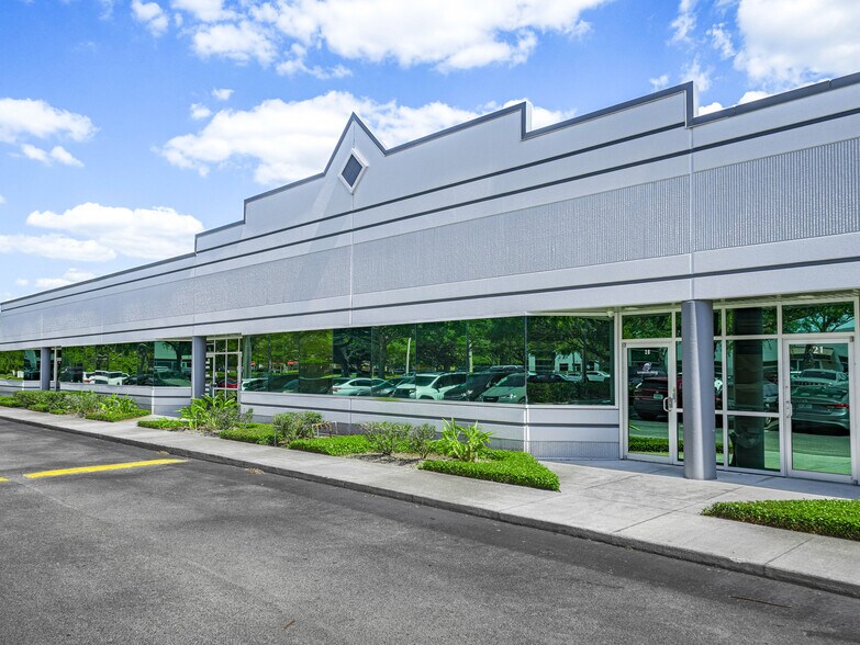 More Photos Of 7350 Futures Dr, Orlando Office For Sale