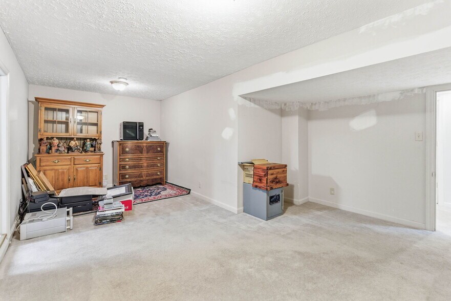 More Photos Of 3208 College Dr, Louisville Office For Sale