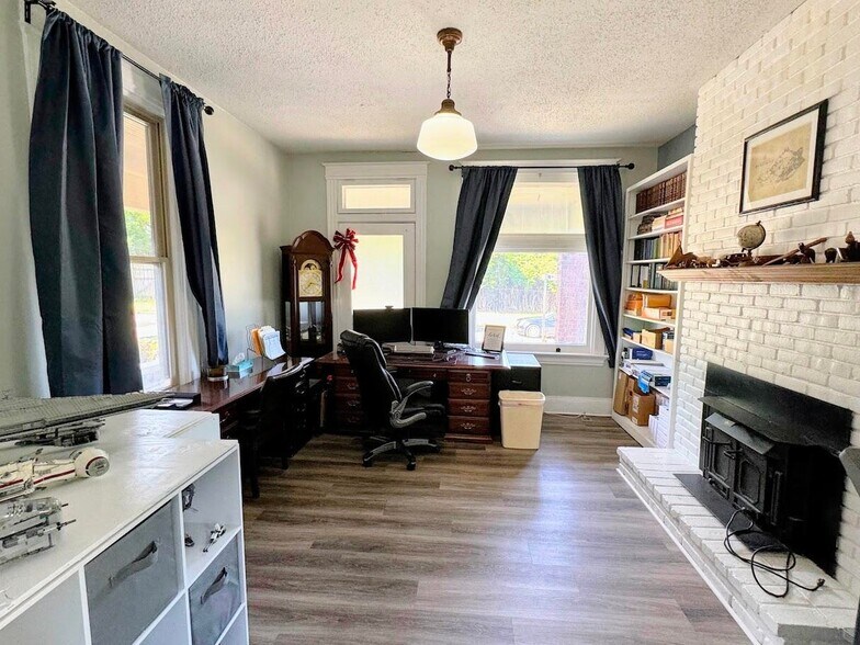 More Photos Of 201 Linden Ave, Newport Office Residential For Sale