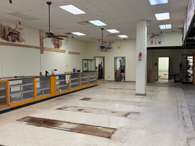 More Photos Of 6450 100th St SE, Caledonia Storefront Retail Office For Lease