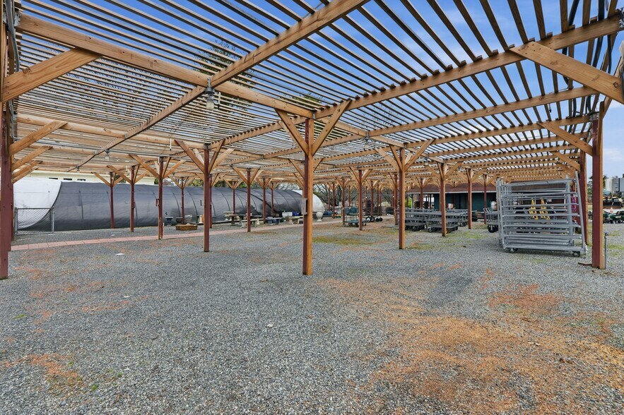 More Photos Of 232 Oradell Ave, Paramus Garden Center For Sale