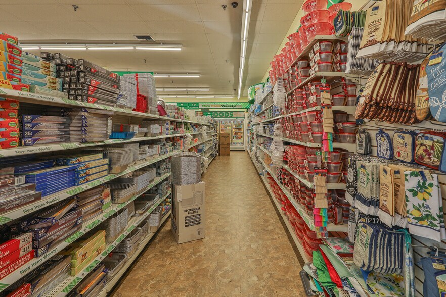 More Photos Of 8718 Highway 22, Dresden Storefront For Sale