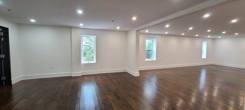 More Photos Of 94-01-94-03 101st Ave, Ozone Park Apartments For Lease