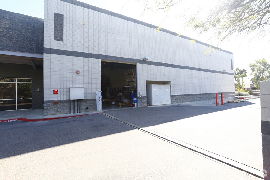 More Photos Of 4821 E Indigo St, Mesa Distribution For Sale