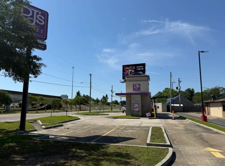 Primary Photo Of 10439 Diberville Blvd, D'Iberville General Retail For Lease