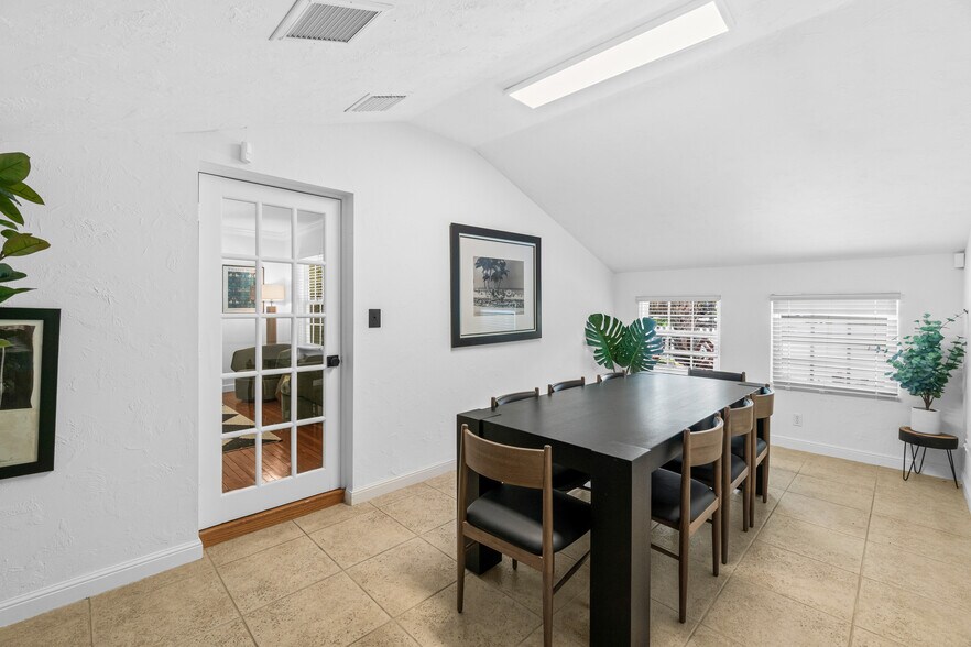 More Photos Of 203 NE 1st Ave, Delray Beach Office Residential For Lease