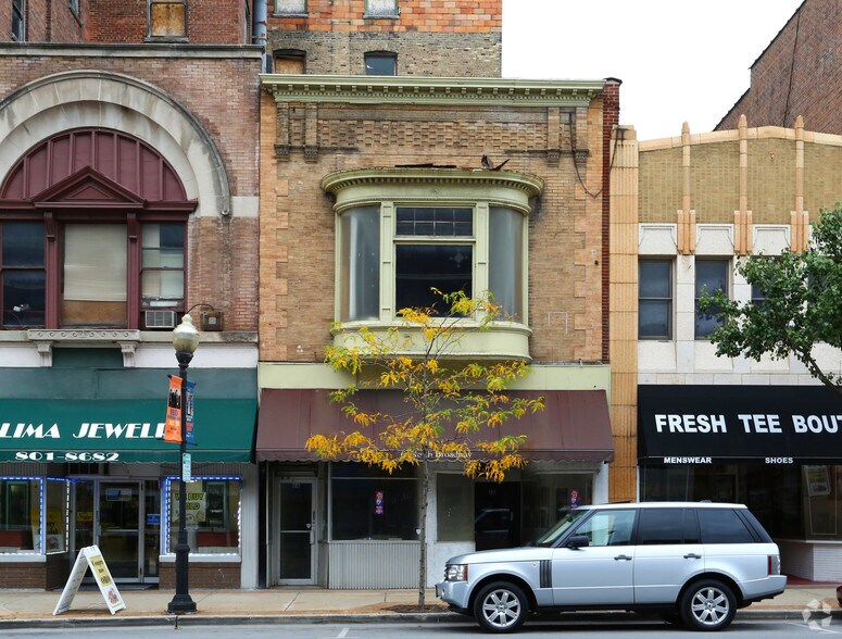More Photos Of 6 N Broadway St, Aurora Storefront For Sale