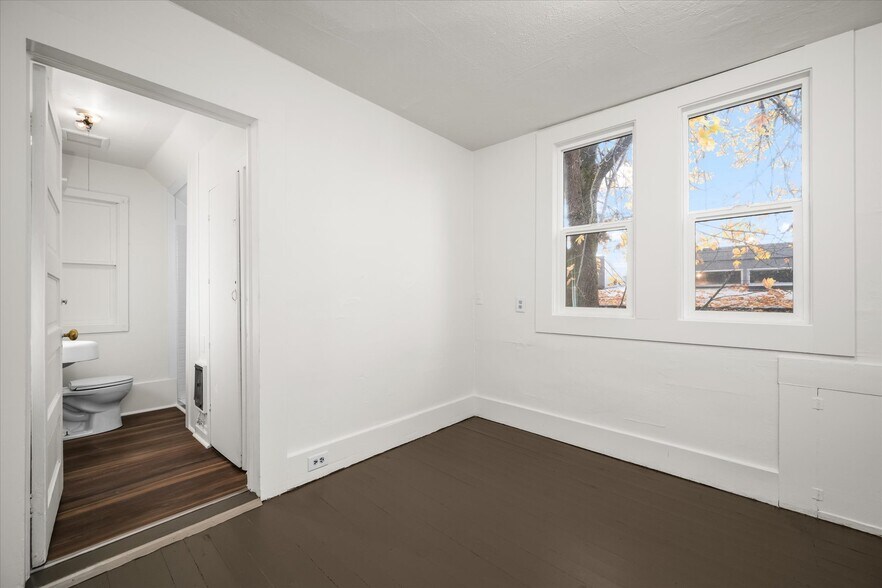 More Photos Of 527 Monroe St, Eugene Apartments For Sale