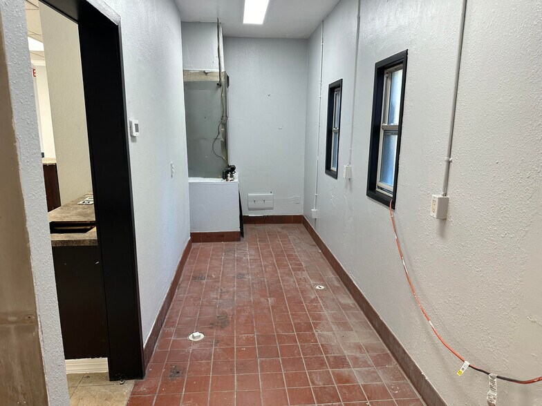 More Photos Of 9036 S Orange Ave, Orlando Freestanding For Lease