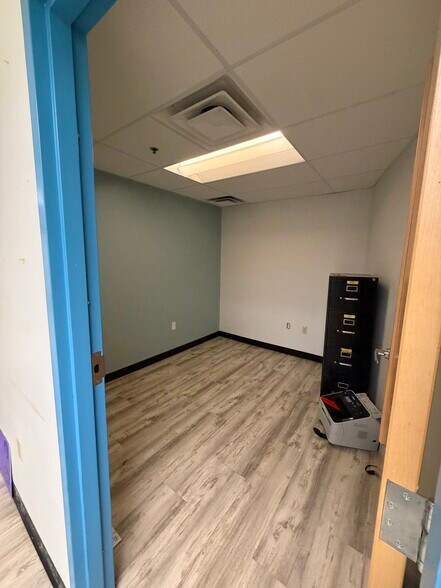 More Photos Of One Davis Sq, Somerville Health Club For Lease