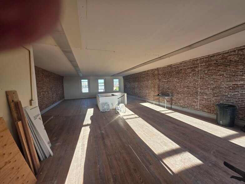 More Photos Of 429 Main St, Rockland Office For Sale