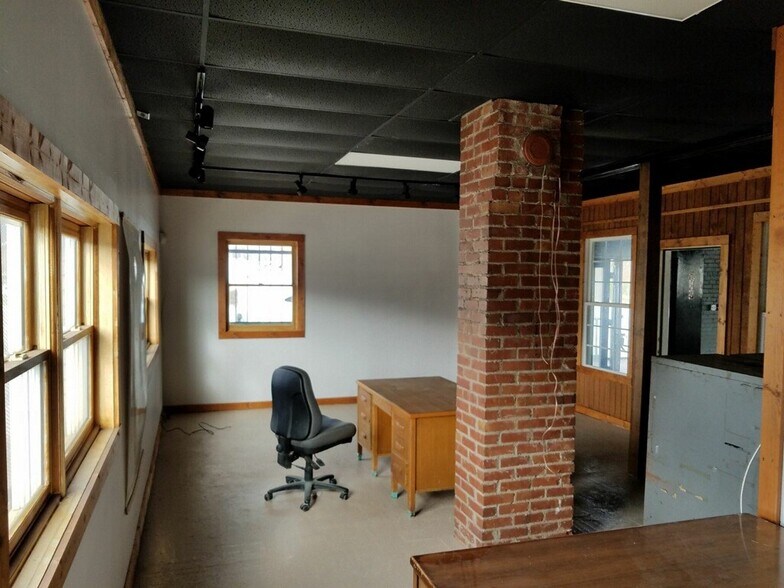 More Photos Of 922 W Main St, Rock Hill Warehouse For Sale