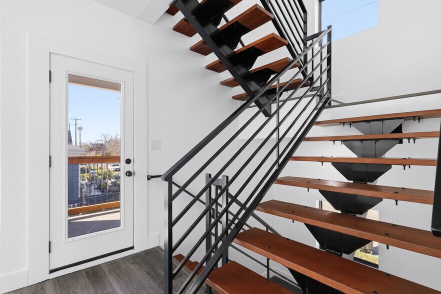 More Photos Of 1512 Wyoming St, San Antonio Apartments For Sale