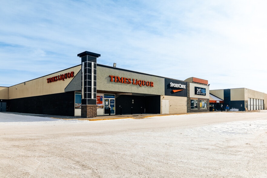 More Photos Of 3725 56 St, Wetaskiwin General Retail For Lease