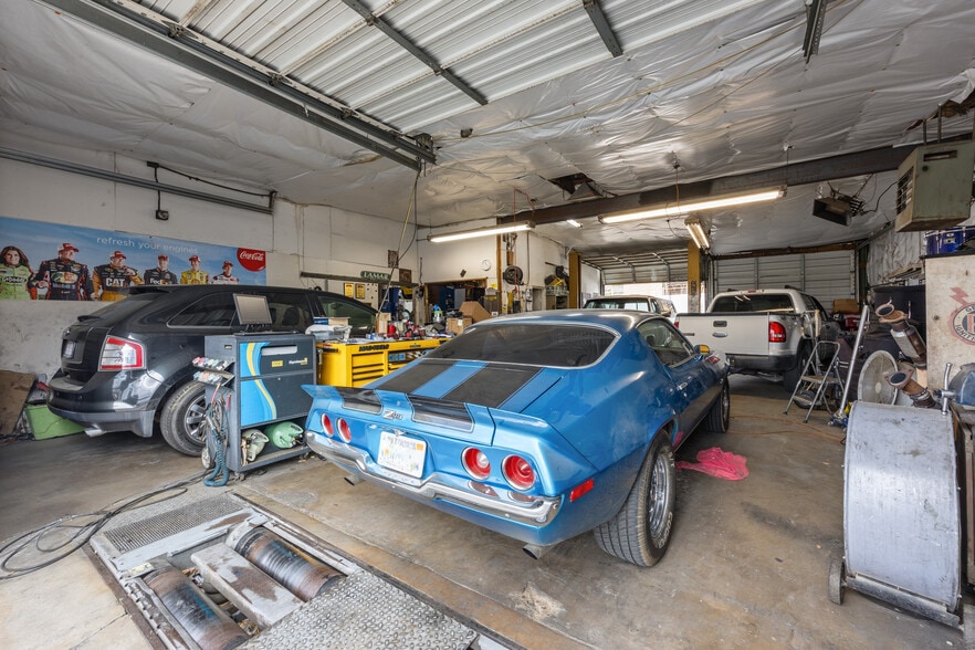 More Photos Of 2000 Union Ave, Bakersfield Auto Repair For Sale