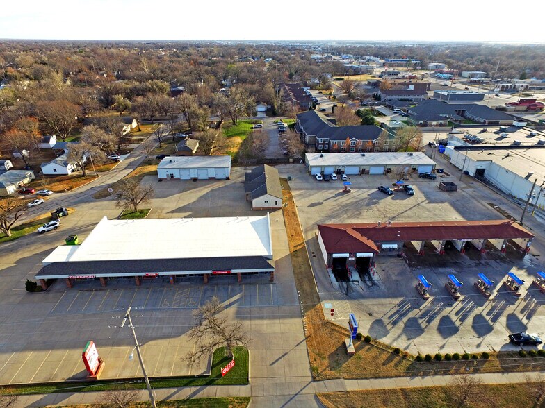 More Photos Of 621-633 N Kessler St, Wichita Showroom For Lease